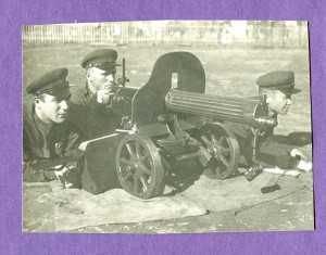 Курсанты Тбилисского ВУ на огневом рубеже. Тбилиси.1938 г.