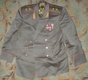 Китель,белая рубашка, 2 галстука генерал-лейтенанта