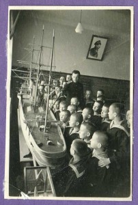 ЛОТ - 27 фотографий ЛЕНИНГРАДСКОГО НАХИМОВСКОГО УЧИЛИЩА.