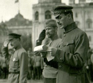 Выпуск 1-й Моск.пулемётной школы. Речь тов.Курского.1920 г.