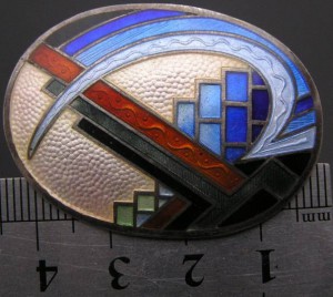 Интересная брошь