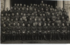 Большая группа офицеров, генералы и 2 ГСС