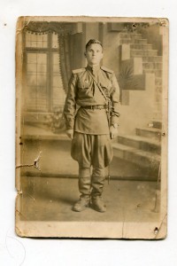 Фото офицера  с шашкой