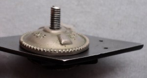 Серебряный ромб академии.