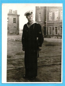 Курсант ВМУ с палашом.