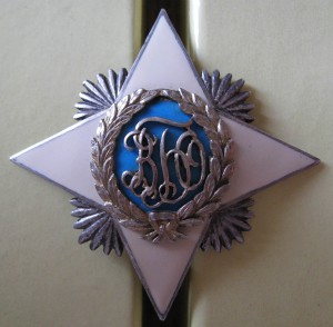 Знак .