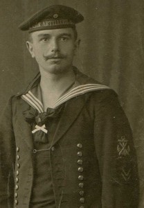 Морячок Кайзермарине. 1910-е гг. Нарукавные нашивки.