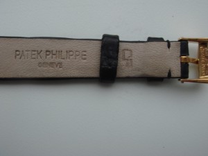Женские PATEK FHILIPPE с родным ремешком в родной коробке.