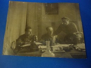 Военный билет 1957 г. , накладная на маузер 1952 г.  и фото