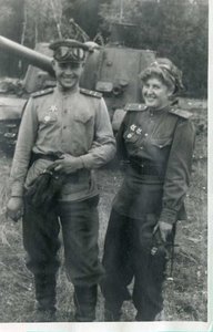 Ком.САУ В.П.ОРЛОВА и мех.вод.гв.техник-лейт.Н.Н.ОРЛОВ (2)