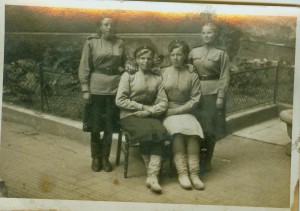 Регулеровщицы - 4 фото.