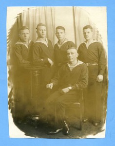 Фото краснофлотцев э/м."СЕРГО ОРДЖОНИКИДЗЕ" ("ОПЫТНЫЙ").