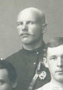 Группа красных командиров-инструкторов. Знаки. 1920-е гг.