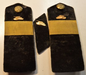 Погоны и петлица танкист старенькие