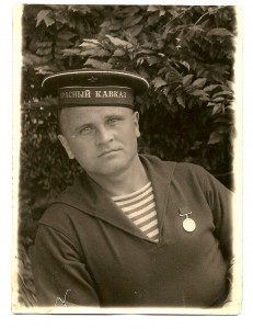 7 Фото. Моряк с Кр. "КРАСНЫЙ КАВКАЗ" + экипаж