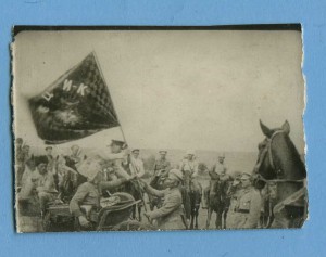 Вручение М.И.Калининым командарму Будённому знамени ВЦИК.