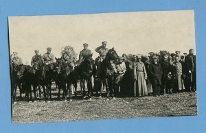 Ком-щий войсками ЛВО Б.Шапошников принимает парад. 1926 г.