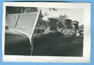 К.Е.Ворошилов в авто перед отъездом на манёвры.БВО.1937 г.