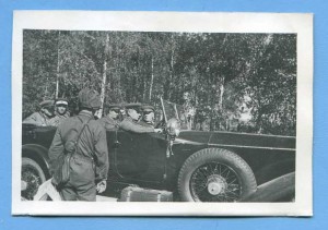 К.Е.Ворошилов в авто перед отъездом на манёвры.БВО.1937 г.