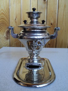 сувенирный самоварчик ( 13, 7 см. ) с подносом