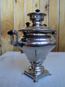 сувенирный самоварчик ( 13, 7 см. ) с подносом