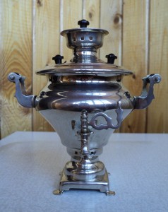 сувенирный самоварчик ( 13, 7 см. ) с подносом