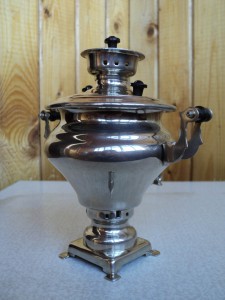 сувенирный самоварчик ( 13, 7 см. ) с подносом