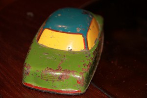 Машина.  40-50е г.  Была заводная. :)