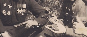 Разведчики с трофейным оружием!!