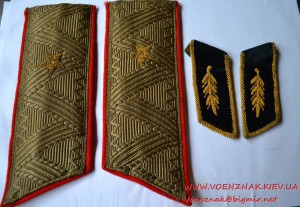 Погоны и петлицы советского периода на генерал-майора