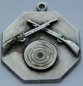 ЖЕТОН  "ЗА СТРЕЛЬБУ" 1926 г. (СЕРЕБРО ,Т-ВО "ВР")