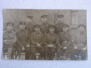 Руководителю Кавтарадзе от выпускников АИР 1936 и группа....