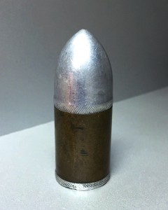 Довоенная зажикалка в виде снаряда. Алюминий, латунь.