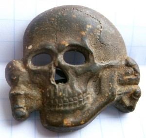 кокарда СС . Мёртвая голова, орёл