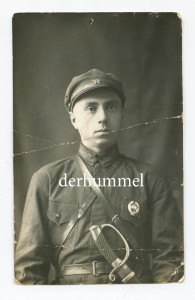 Красноармеец 4КП, со знаком на смерть Ленина.