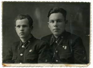 Два товарища