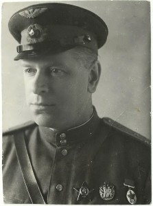 Офицер - Летчик с Винтовым Знаком Почета, 2 фото.