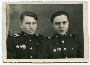 Мл сержанты-танкисты с знаками