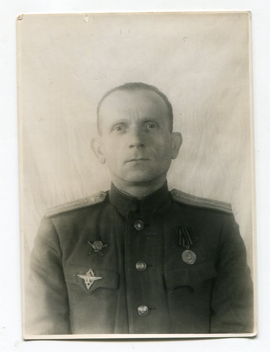 Майор АТС Ерошенко И М с знаком