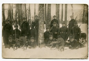 Красноармейцы с пулеметами