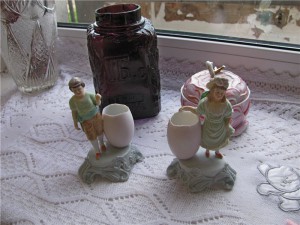 царский фарфор и стекло (для чая банка, сахарница и статуэтк