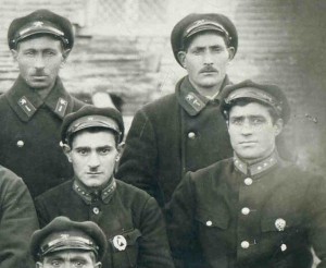 Интересное фото пожарных. Униформа,знаки. Закавказье.