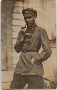 Красный командир с редкой кокардой и петлицами