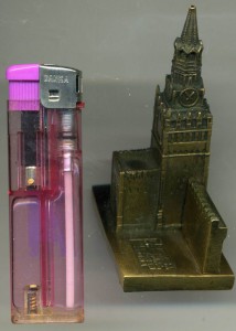 Кремль бронзовый.