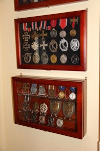 Витрина (багет) для значков и медалей! SAFE