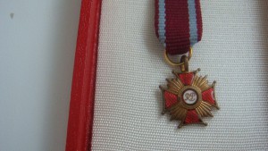 польский крест за военные заслуги сфрачником в родной коробк