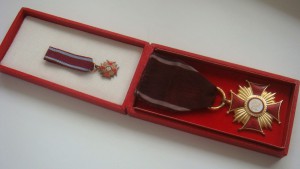 польский крест за военные заслуги сфрачником в родной коробк