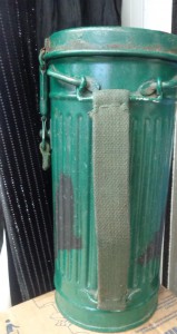 Бачек противогаз  1942 г  Германия   водозащитный вариант