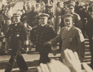 Адольф Гитлер на вводе в строй корабля.