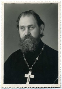 Священнослужитель